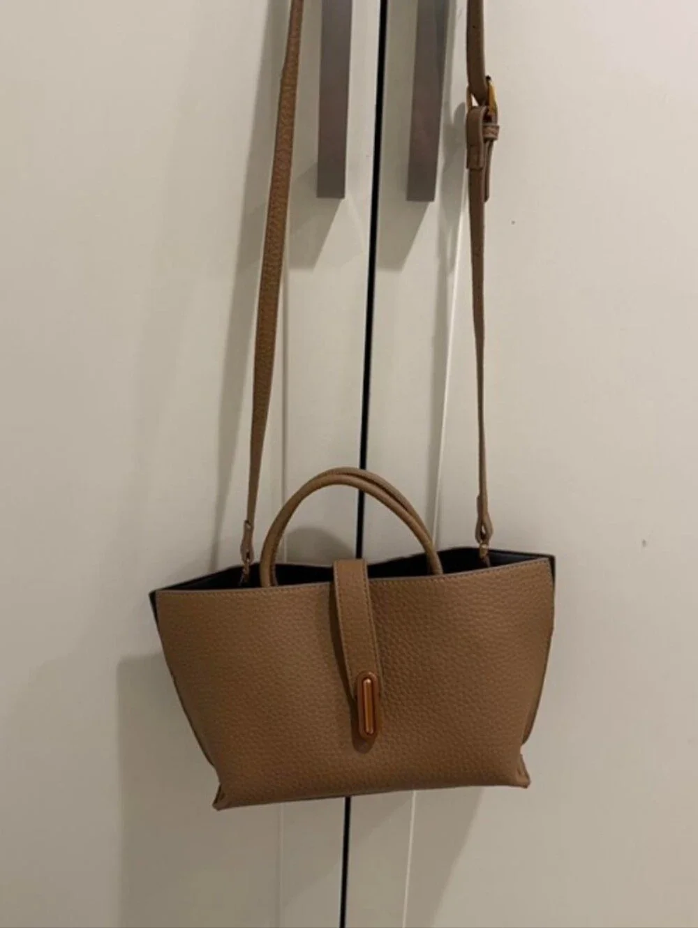 Tan Faux Leather Shoulder Crossbody Bag Purse Like New